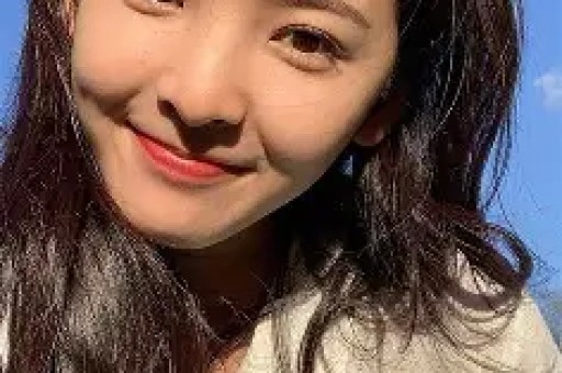 刚官宣23岁网红女友仅3天林俊杰就因亲吻幼童被骂上热搜？完整视频曝光后全网集体道歉！