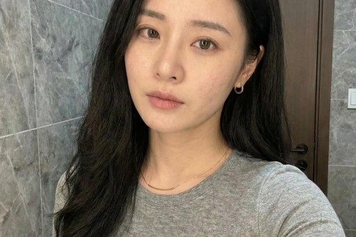 赵露思的甜妹人设塌房记：虚假助农、谎言连篇走到今日绝非偶然
