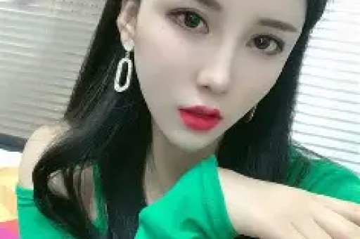 女明星集体“塌房”她们为啥都不装了